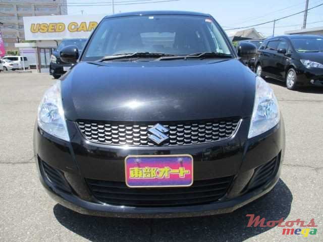 2013' Suzuki Swift ZC 72S photo #1