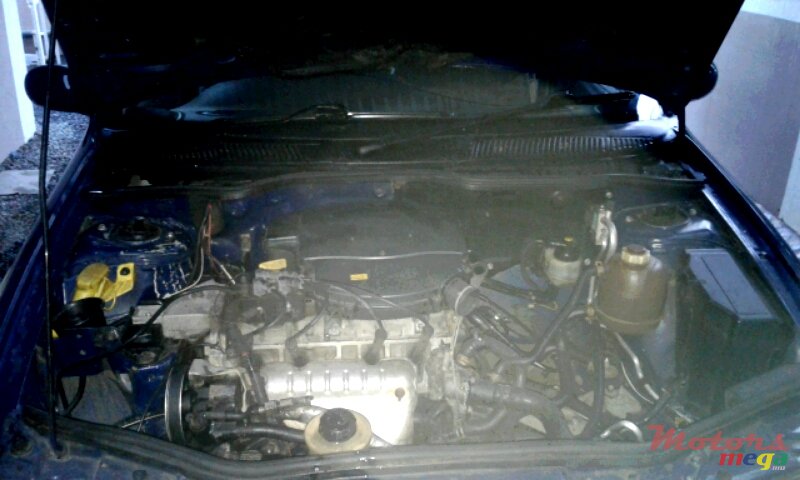 2000' Renault Megane photo #3