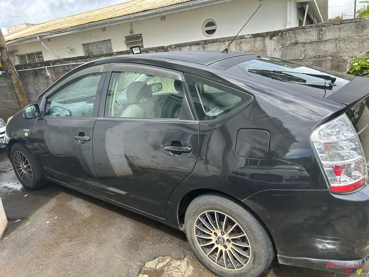 2008' Toyota Prius photo #3