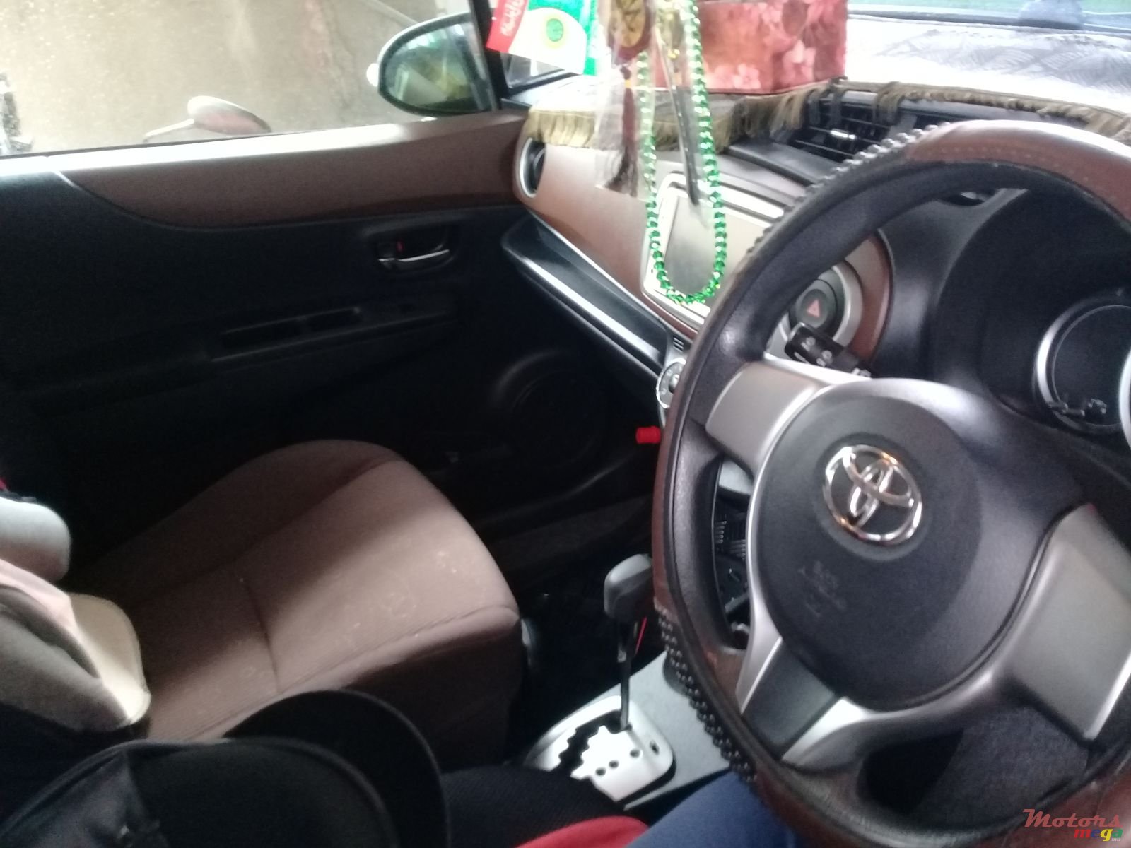 2012' Toyota Vitz Jewela photo #4