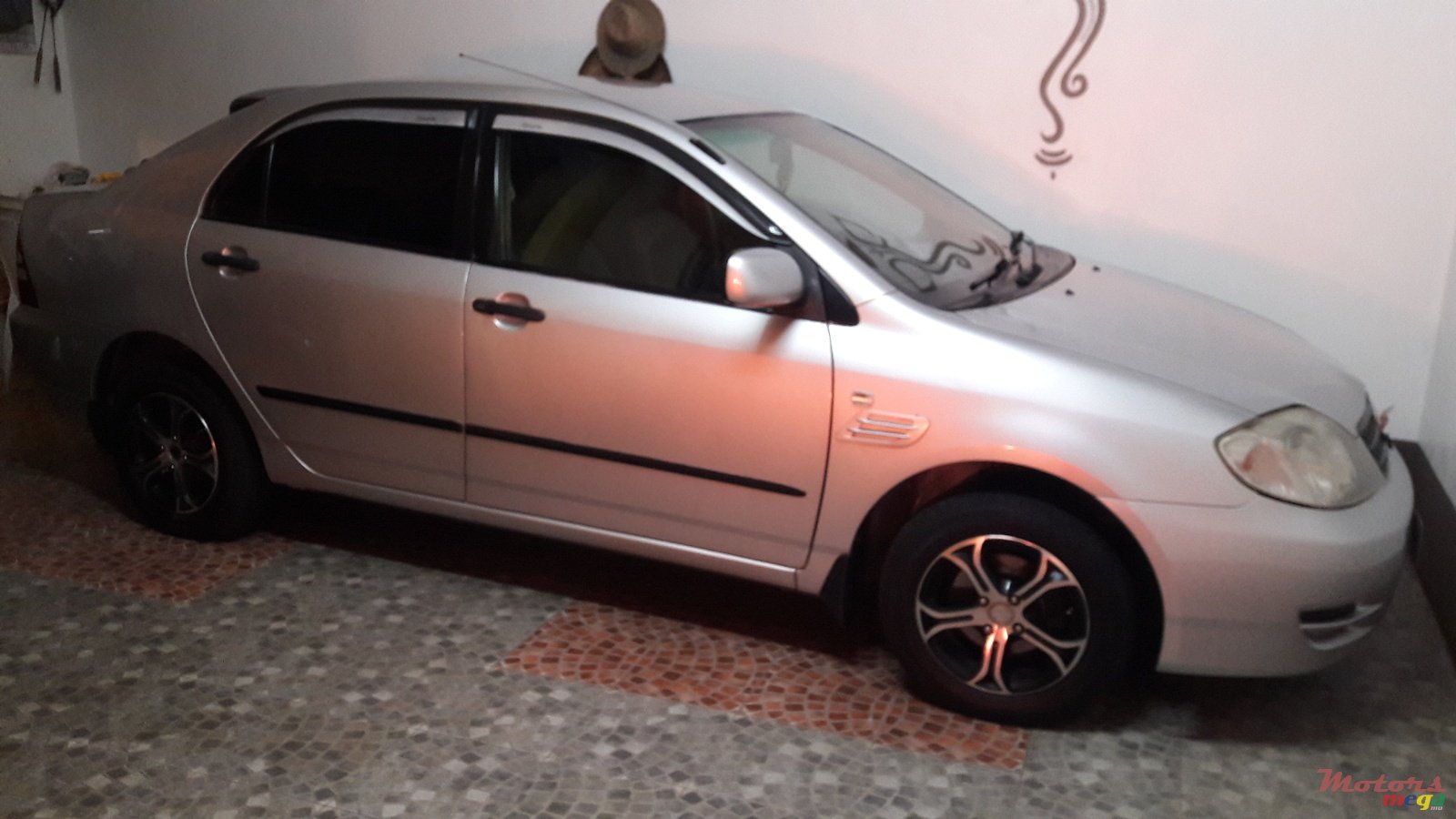 2004' Toyota Corolla photo #1