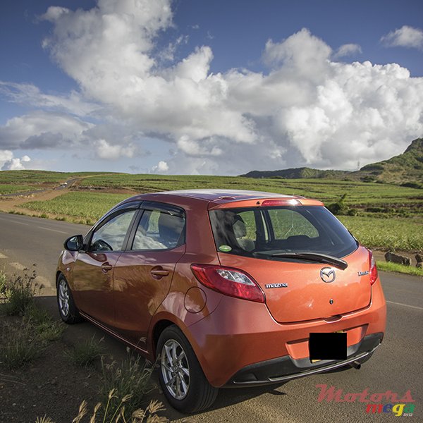 2009' Mazda Demio photo #2