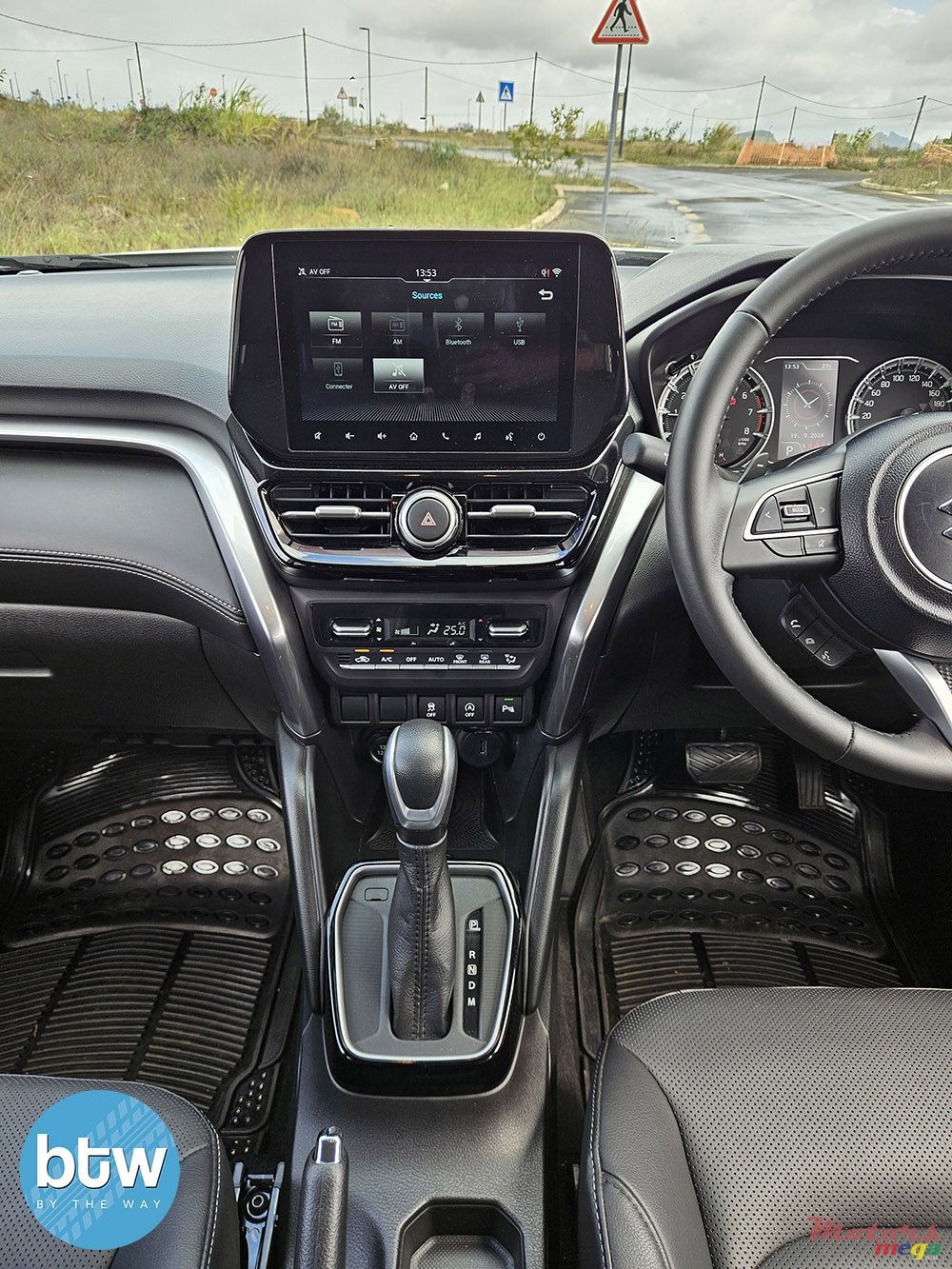 2024' Suzuki Grand Vitara GLX photo #6