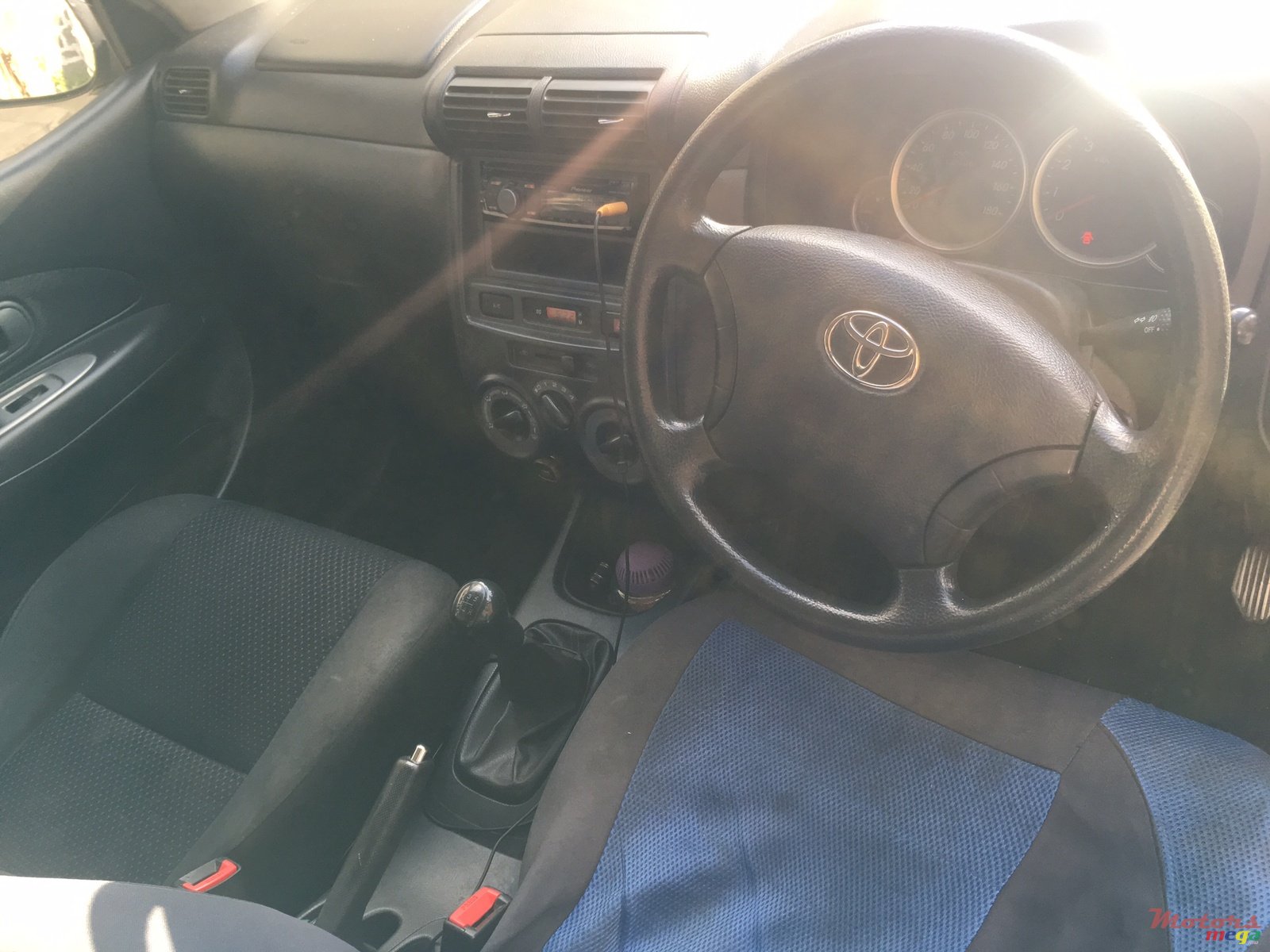 2009' Toyota Avanza photo #4