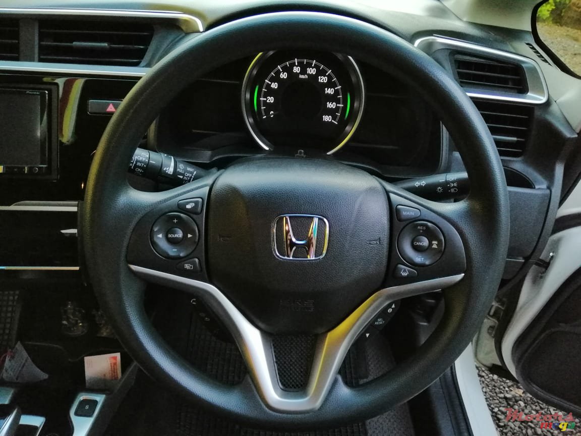 2018' Honda Fit photo #3