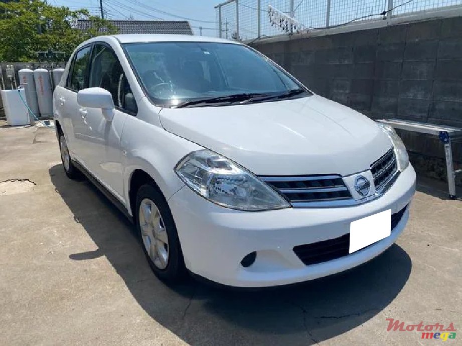 2008' Nissan Tiida photo #2