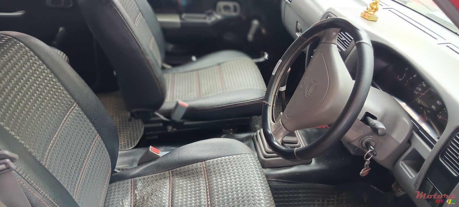 1998' Nissan photo #4