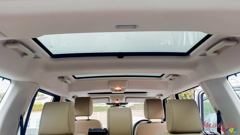 2014' Land Rover Discovery 4 photo #4