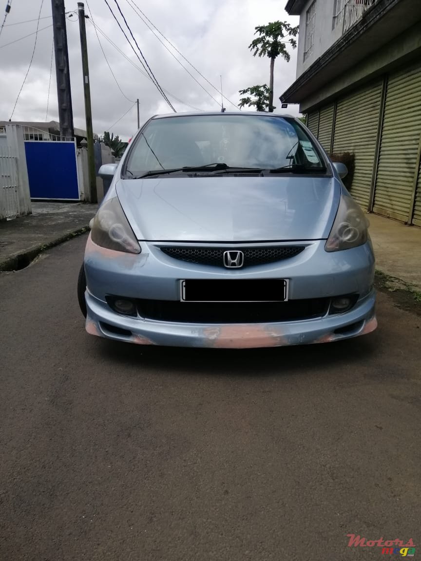 2005' Honda Jazz photo #2