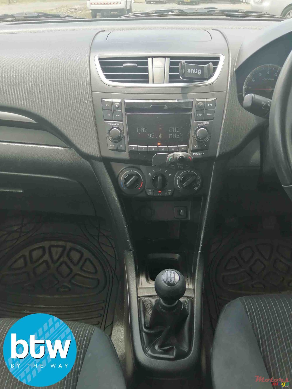 2014' Suzuki Swift photo #4