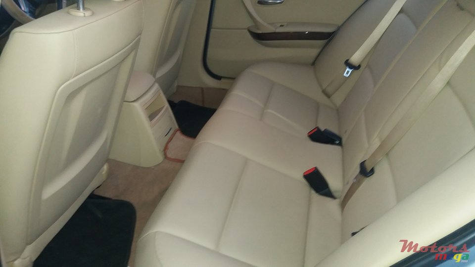 2009' BMW 316 photo #5