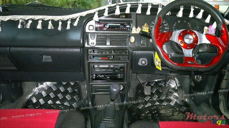 1992' Toyota photo #3