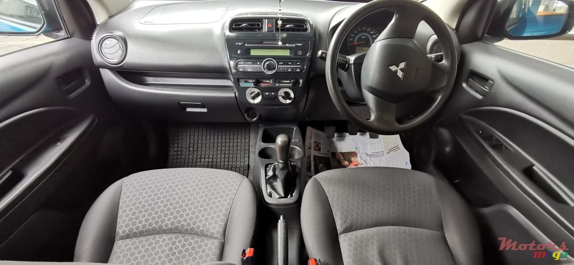 2014' Mitsubishi Mirage photo #2