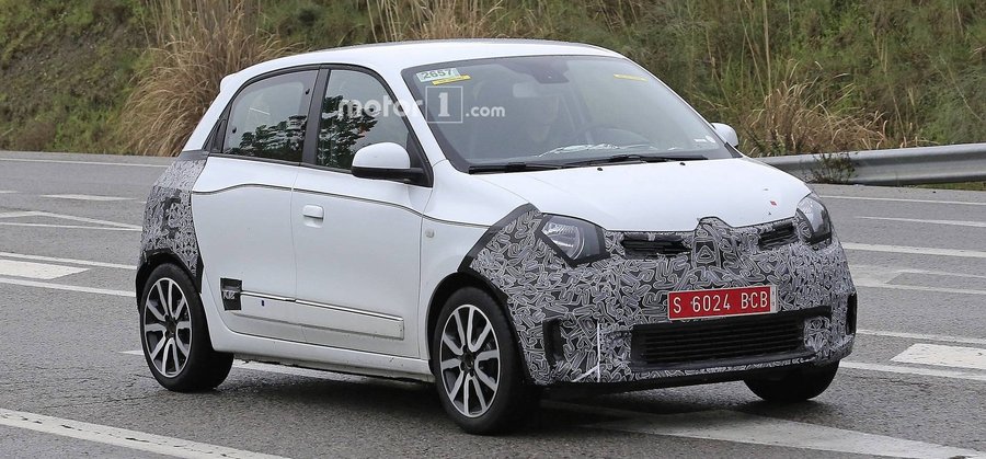 2019 Renault Twingo Facelift Spied Up Close
