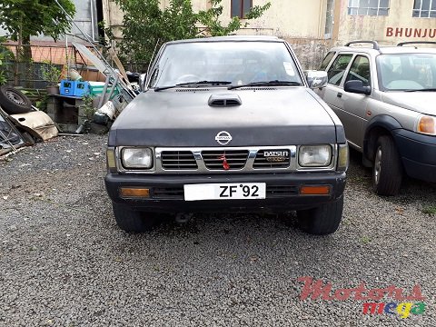 1992' Nissan photo #1