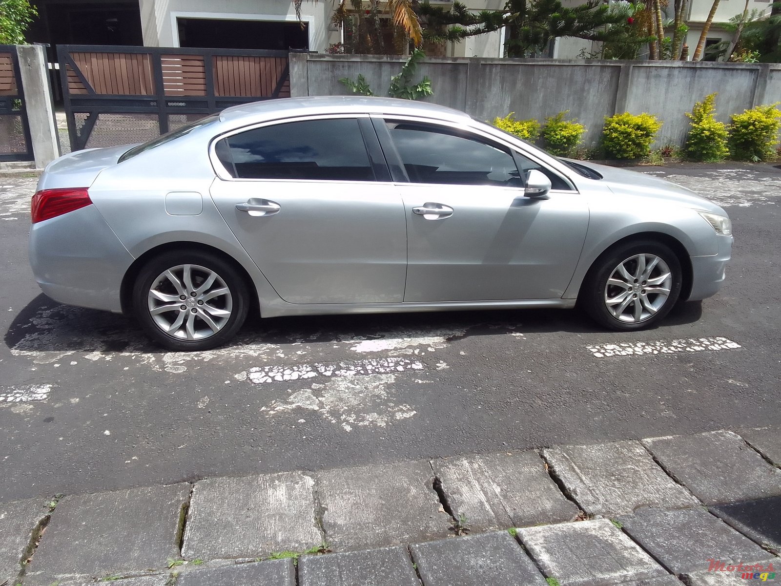 2013' Peugeot 508 photo #2