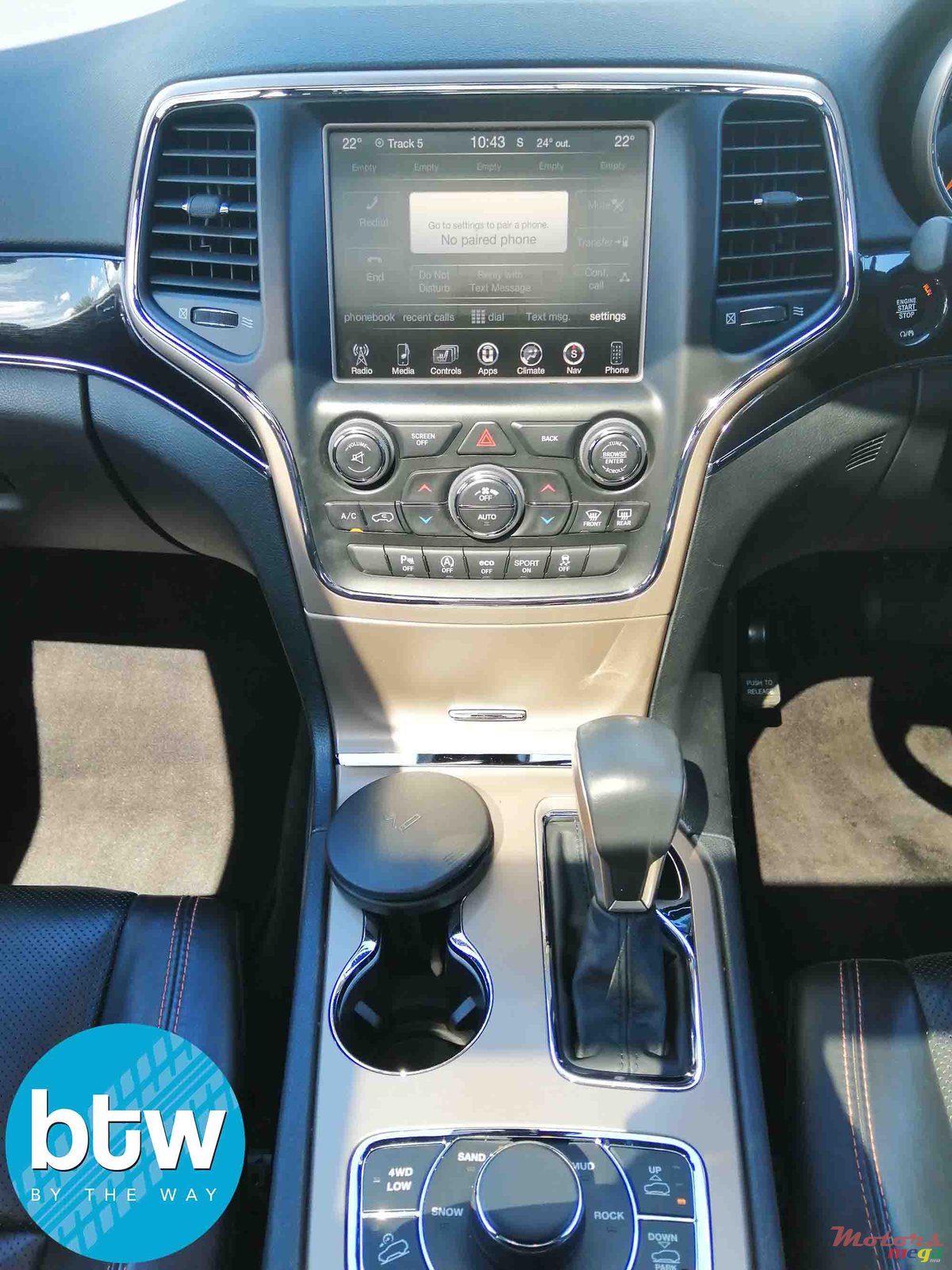 2018' Jeep Grand Cherokee photo #5