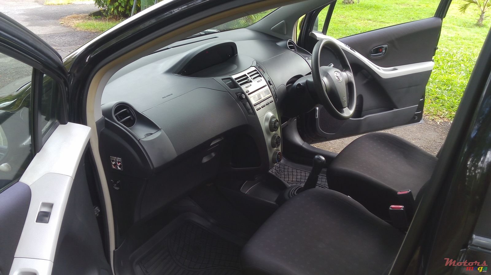 2007' Toyota Yaris photo #5