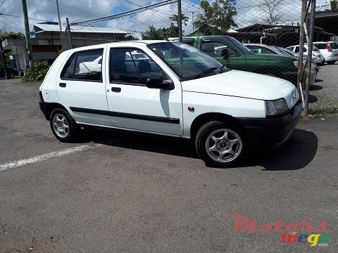 1996' Renault Clio photo #1
