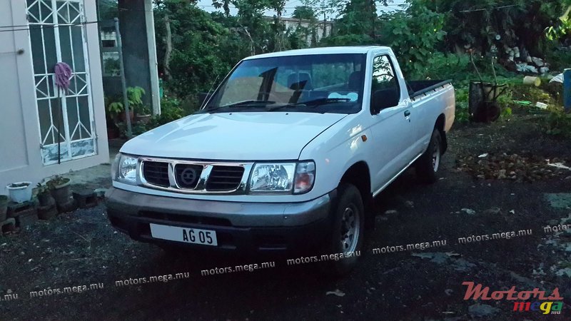 2005' Nissan Hardbody Single Cab photo #1