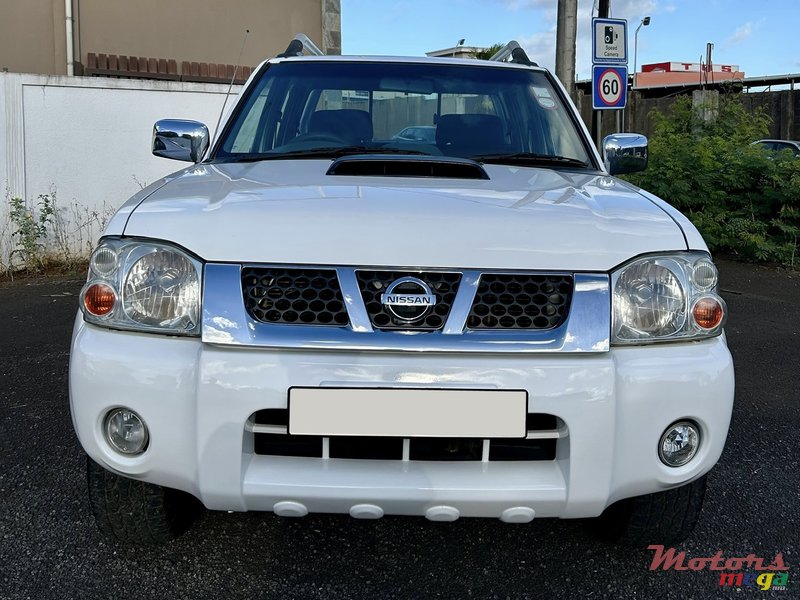 2019' Nissan Navara 2x4 photo #2