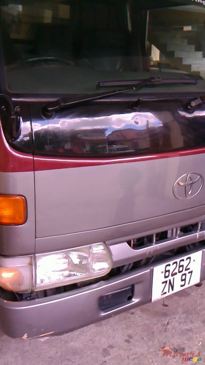 1997' Toyota photo #4