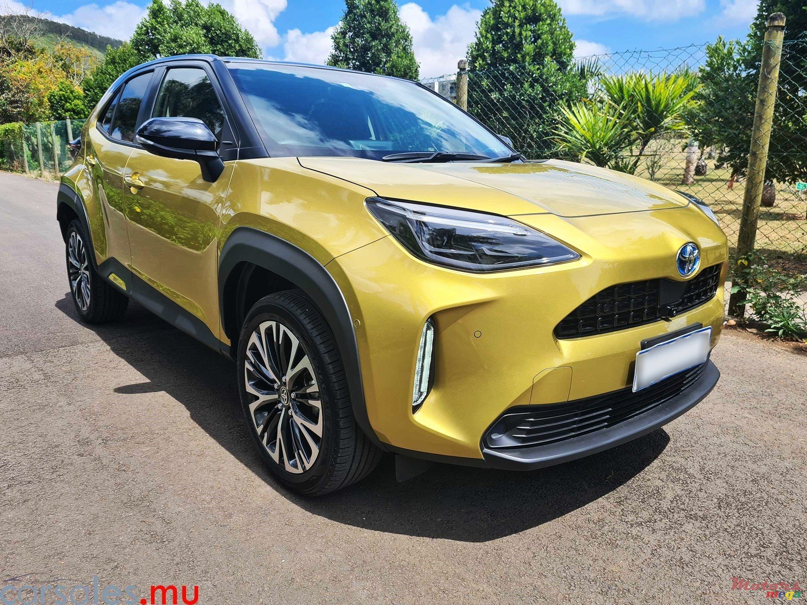 2022' Toyota Yaris Cross 1.5 Hybrid photo #1