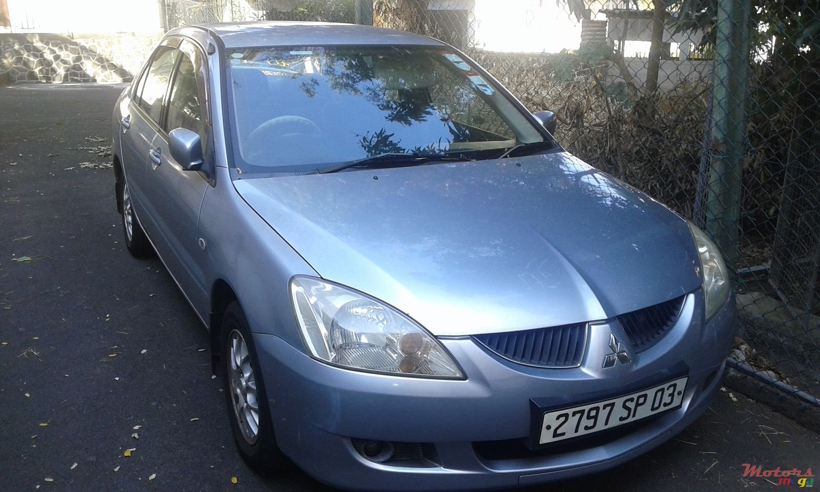 2003' Mitsubishi Lancer photo #2