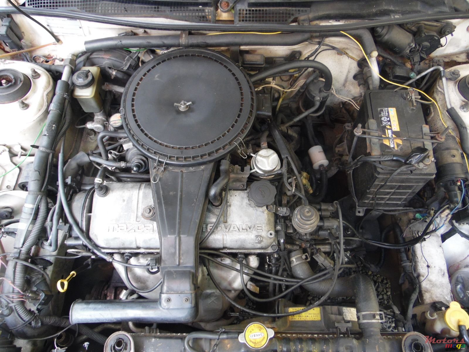 1989' Mazda 323 photo #3