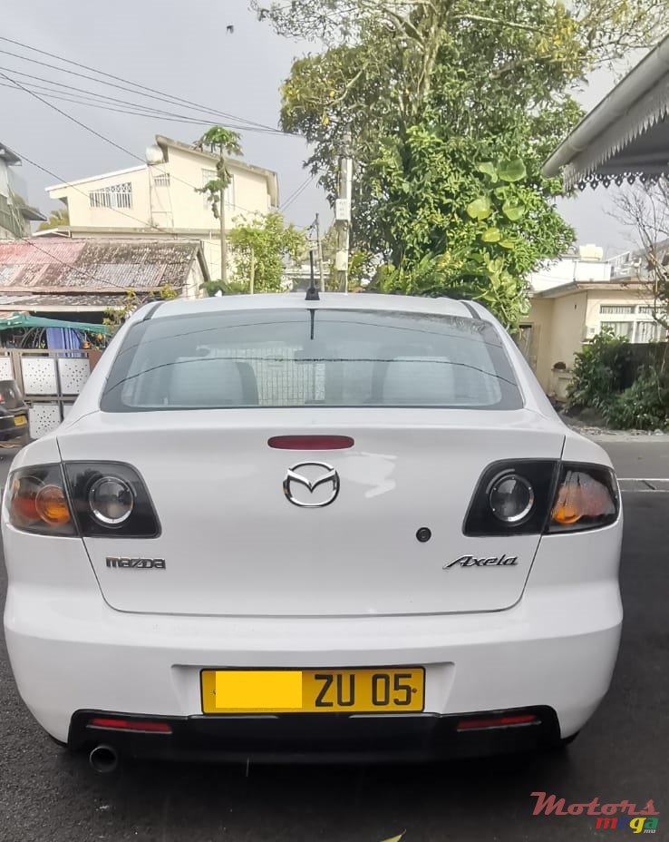 2005' Mazda Axela photo #7