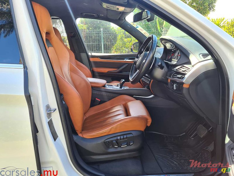2015' BMW X5 M 4.4 Twin Power Turbo XDrive photo #5
