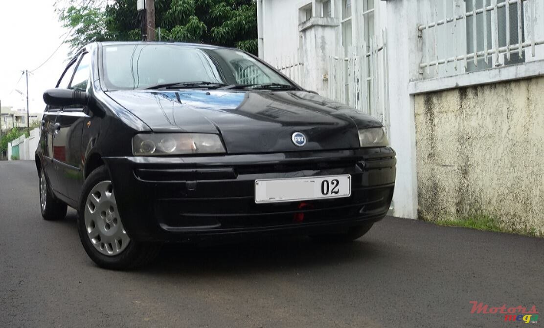 2002' Fiat Punto photo #1