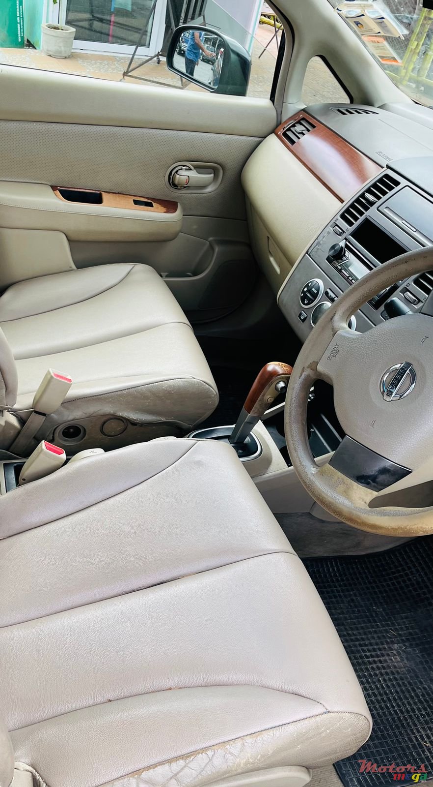 2006' Nissan Tiida photo #2