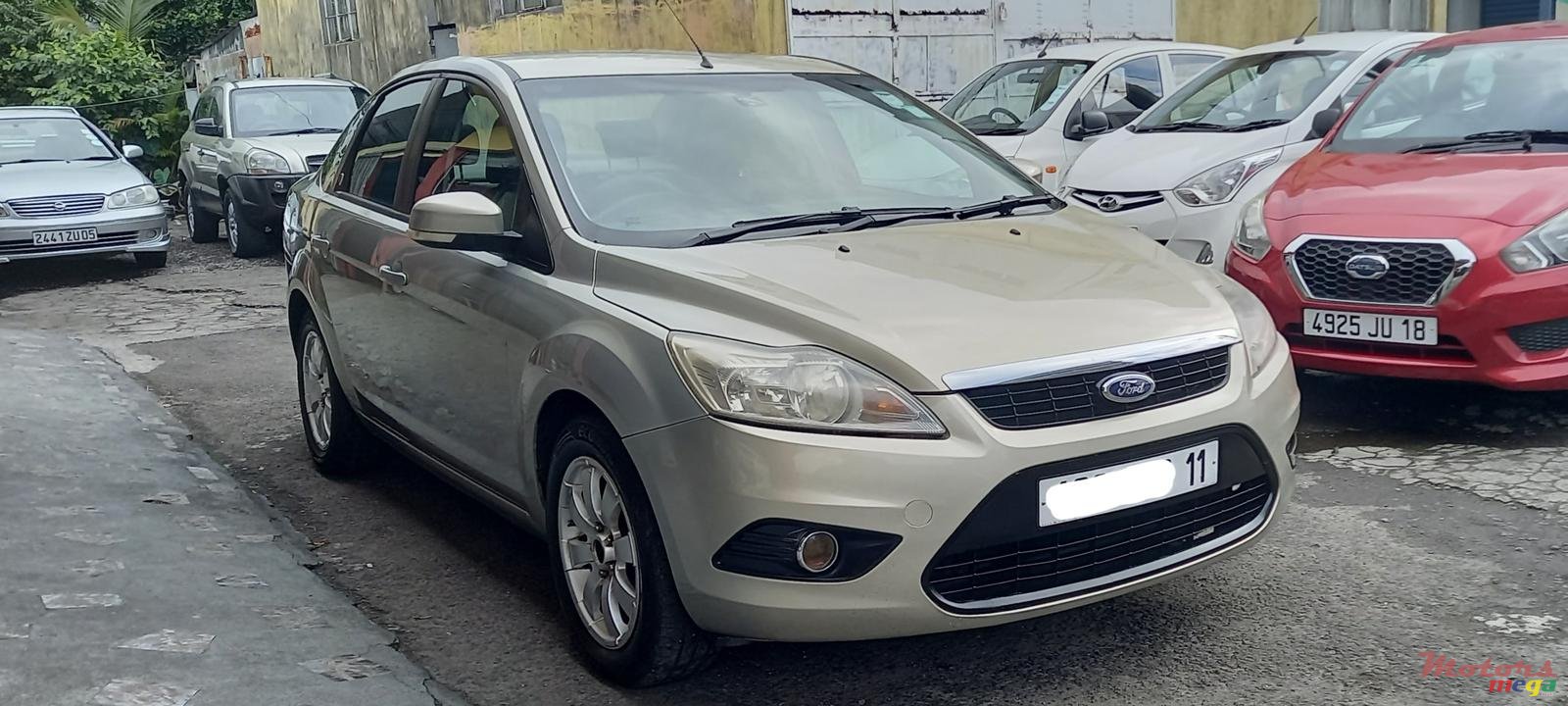 2011' Ford Focus photo #1