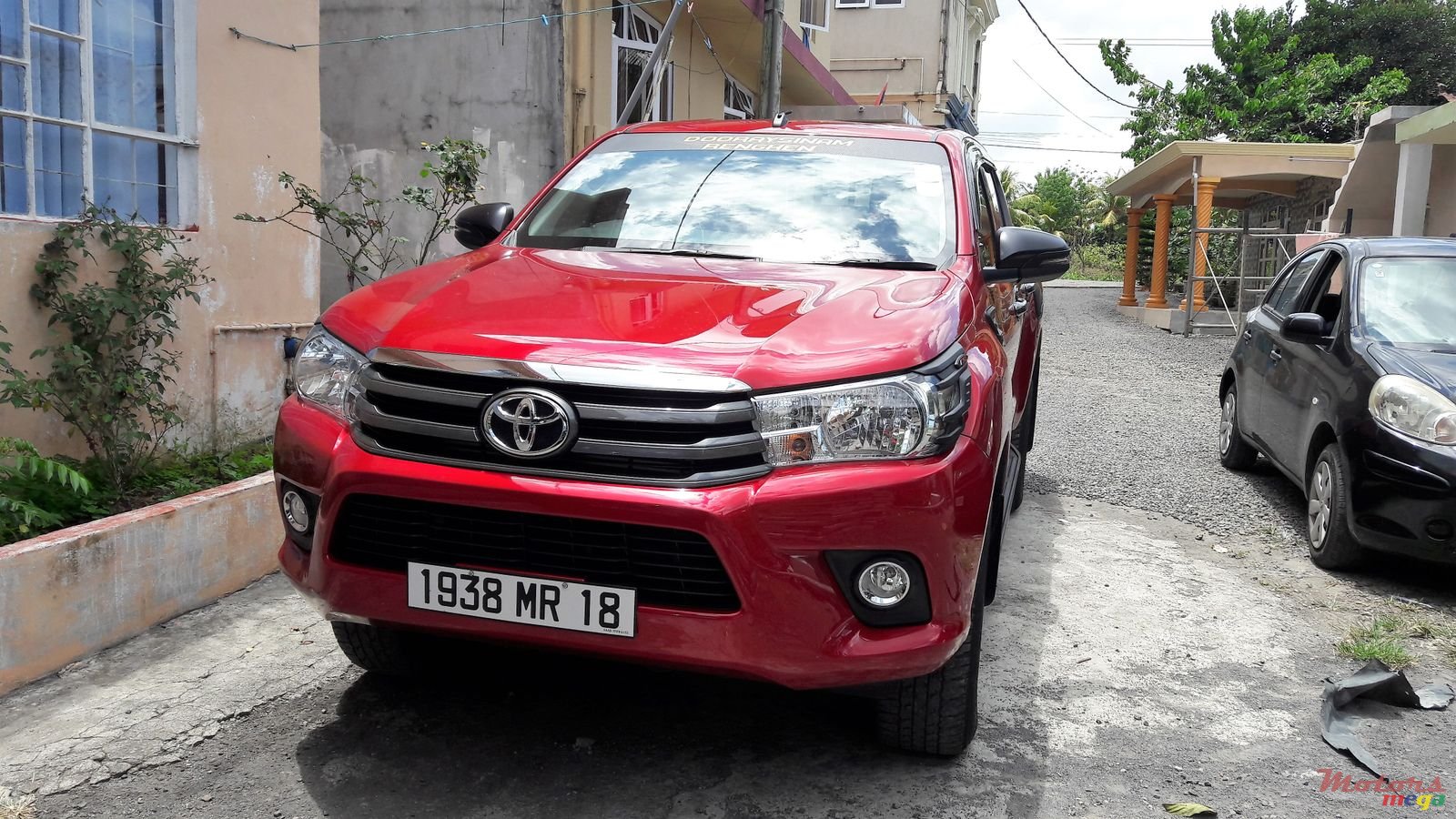 2018' Toyota Hilux photo #2