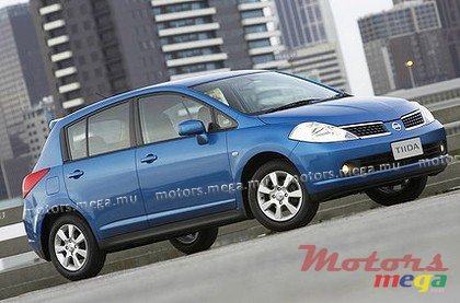 2005' Nissan Tiida Full Options photo #1