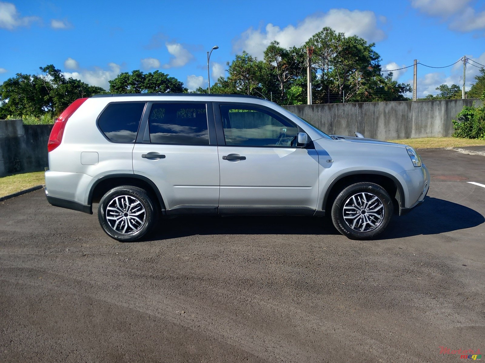 2013' Nissan X-Trail photo #2