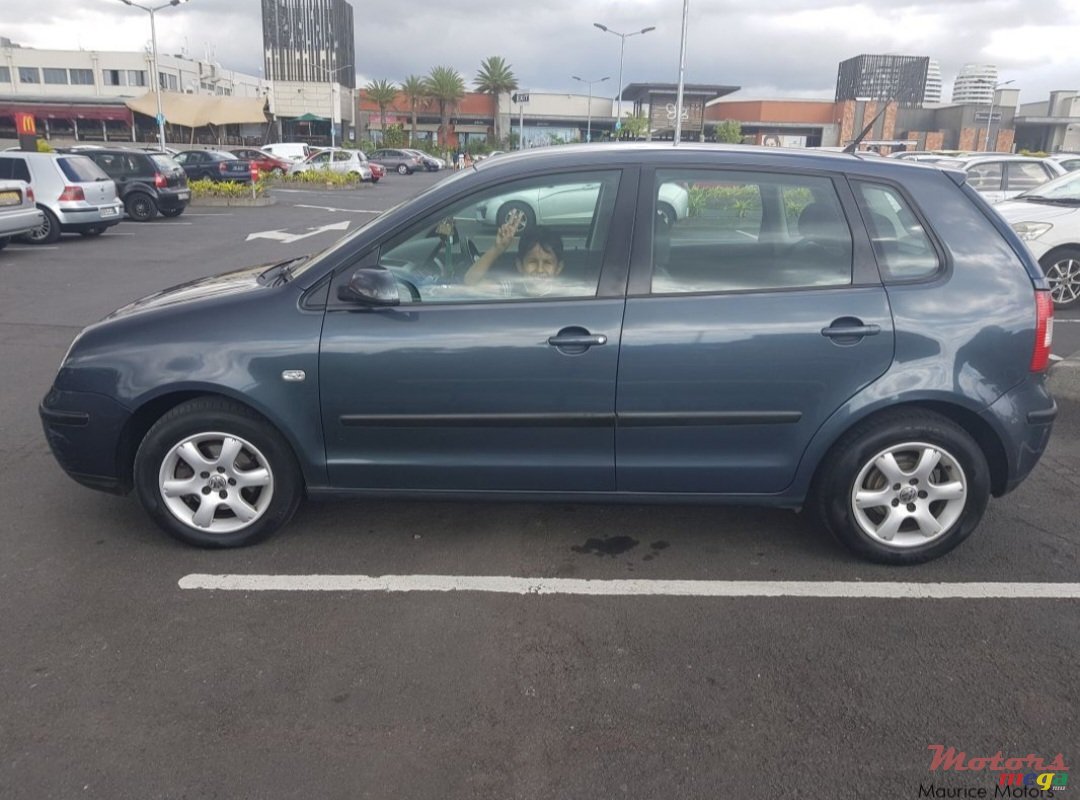 2004' Volkswagen Polo photo #2