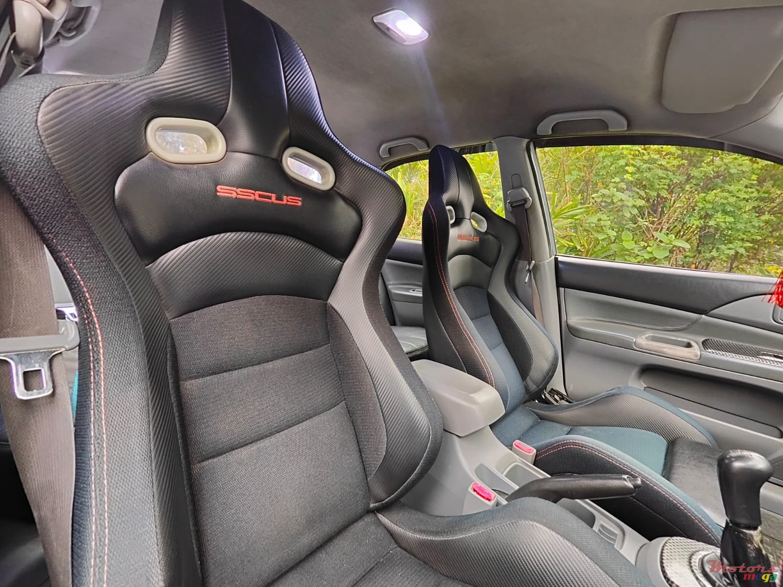 2005' Mitsubishi Lancer photo #5