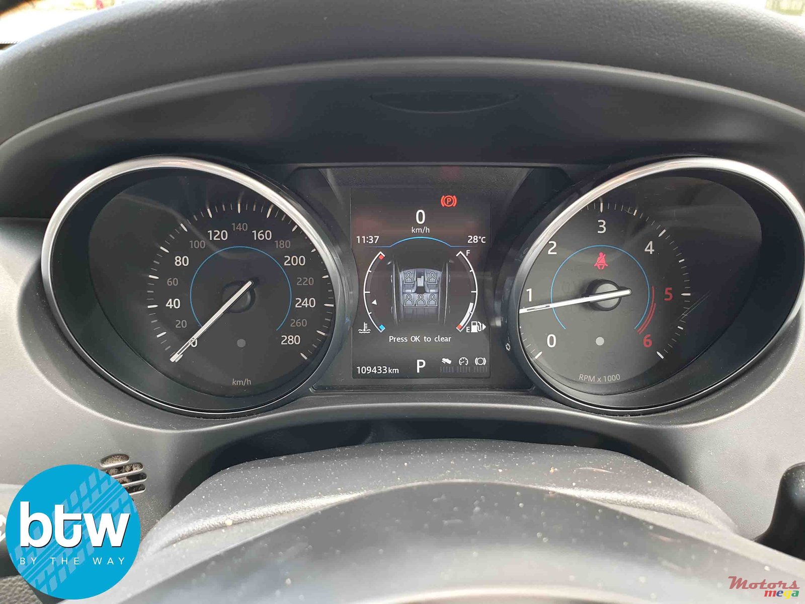 2016' Jaguar F-Type F-Pace photo #6