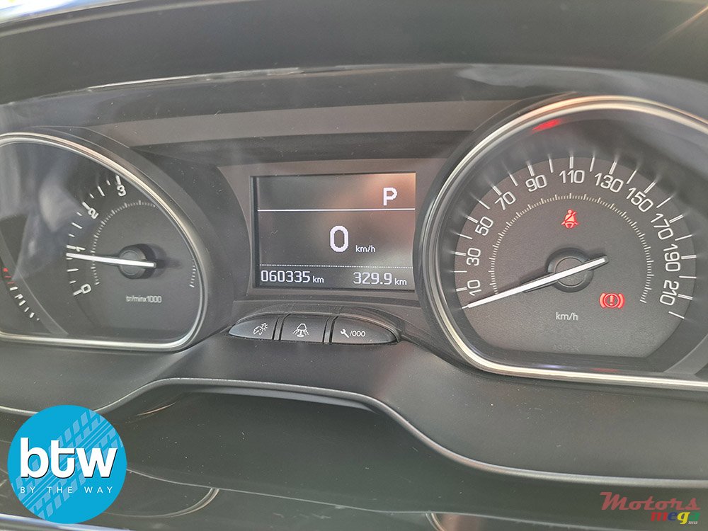 2019' Peugeot 2008 photo #7