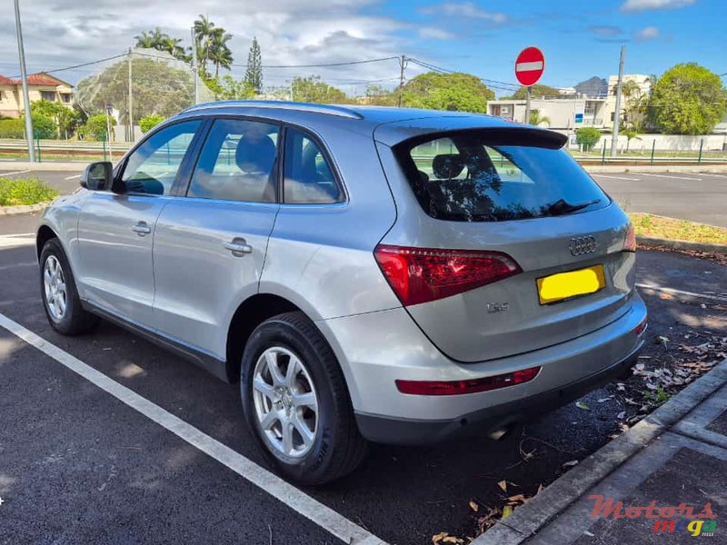 2011' Audi Q5 Quattro photo #3