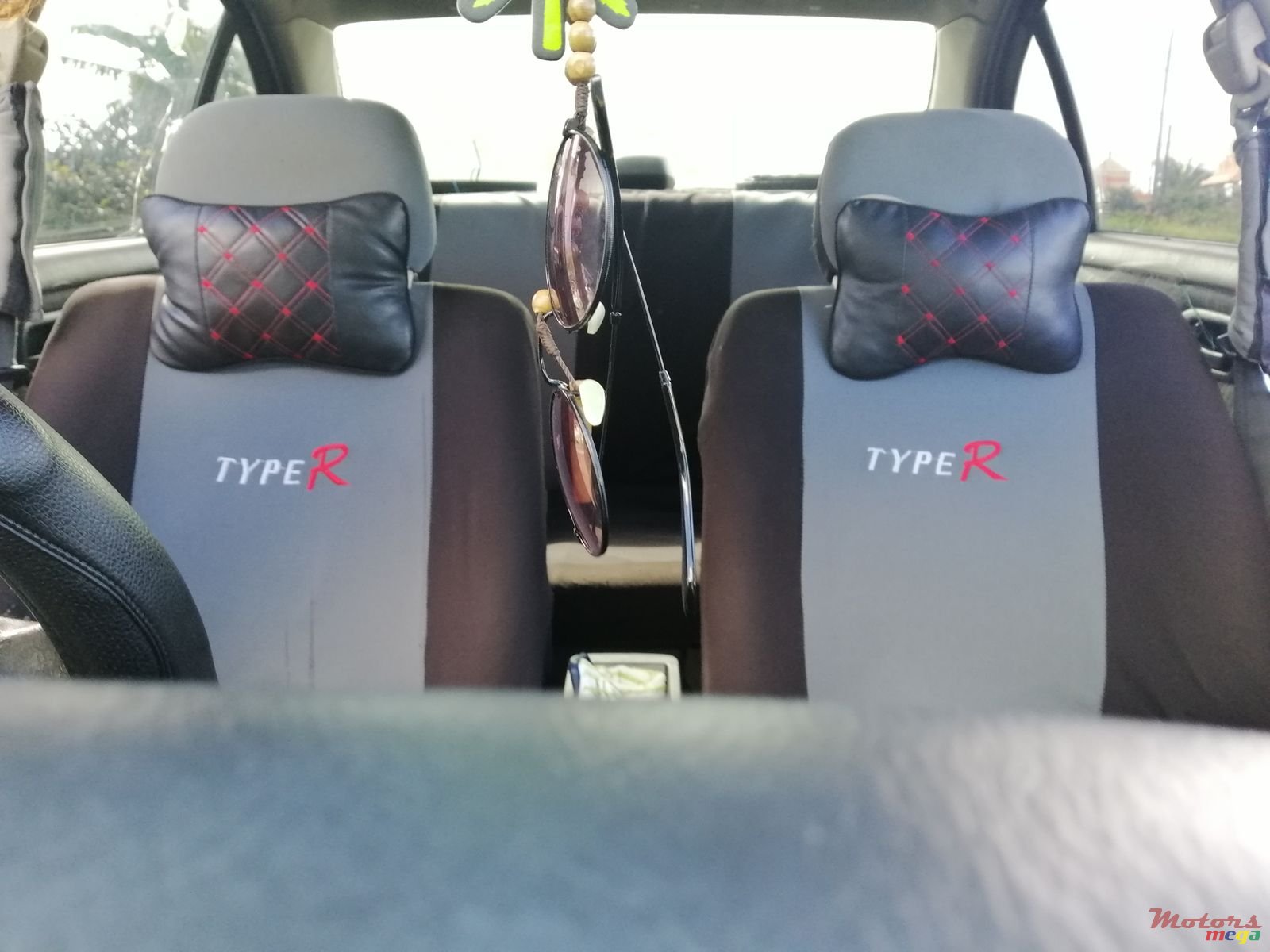 1998' Nissan Primera photo #1