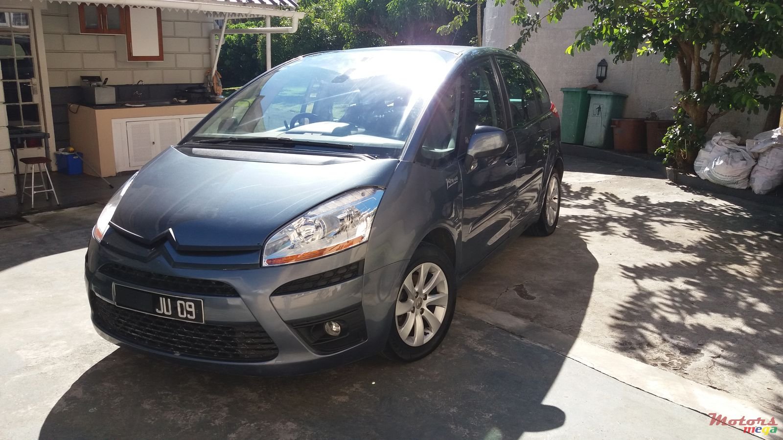 2009' Citroen C4 Picasso photo #4