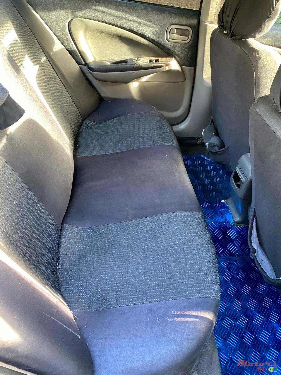 2001' Nissan Sunny photo #6