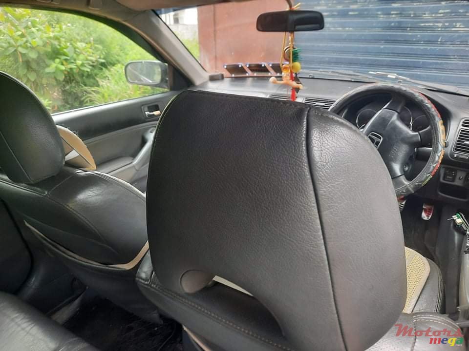 2004' Honda photo #2