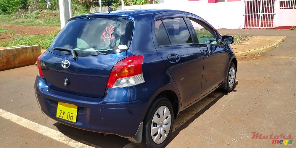 2008' Toyota Vitz 1.0 photo #3