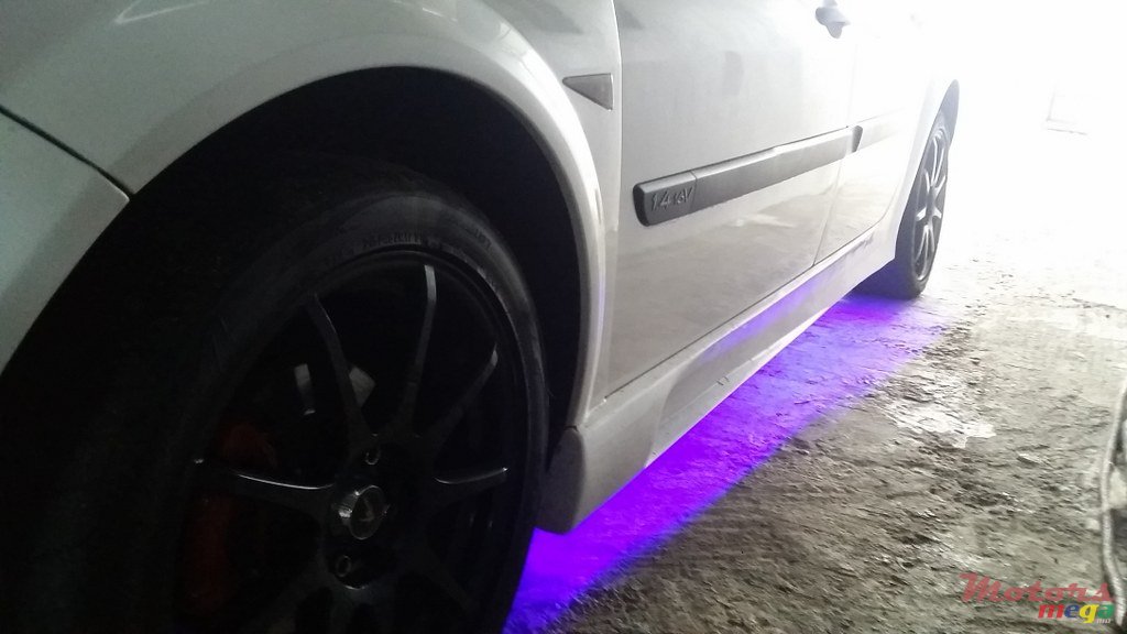 2004' Renault Megane RS photo #5