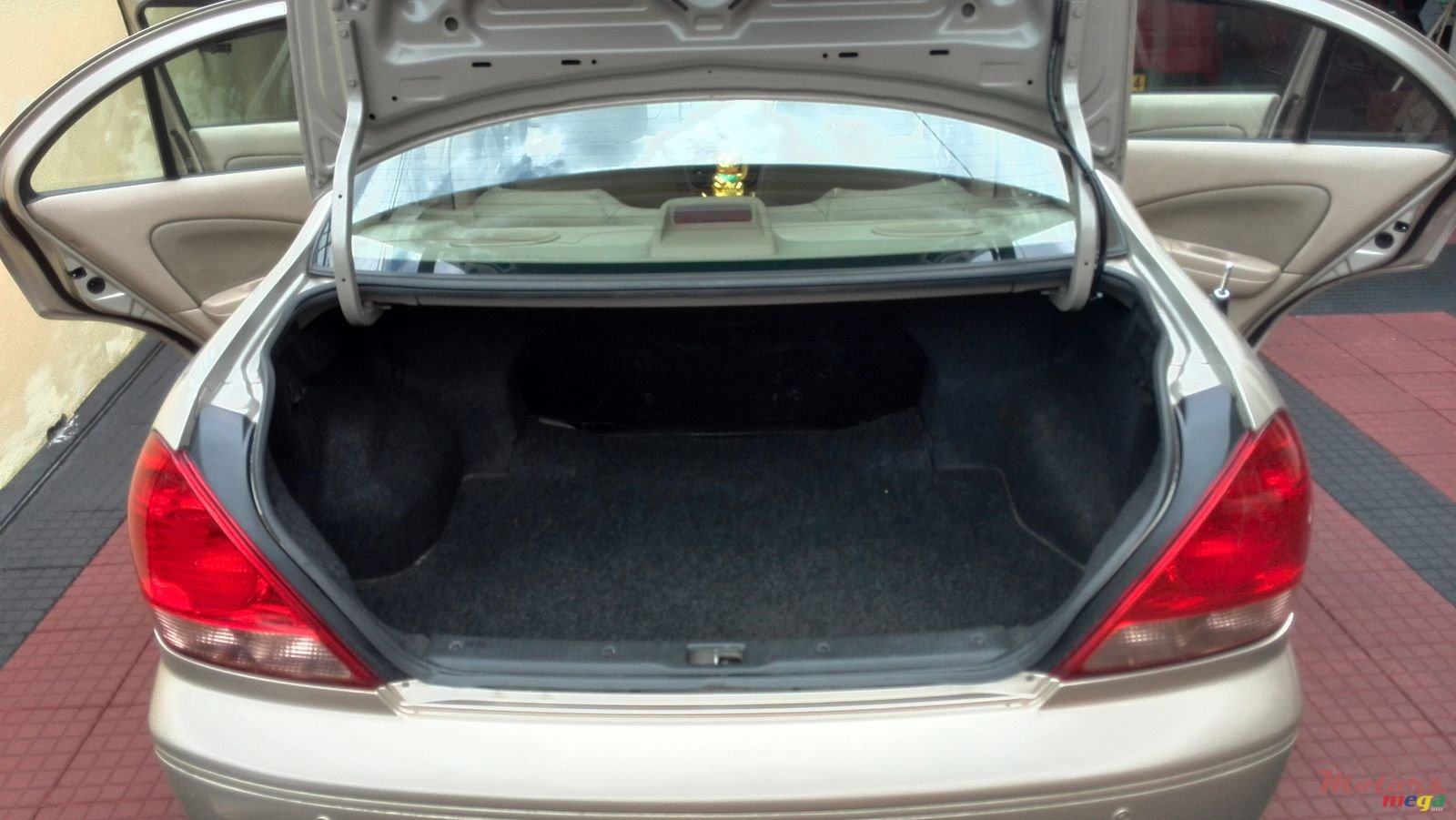 2005' Nissan Sunny photo #5