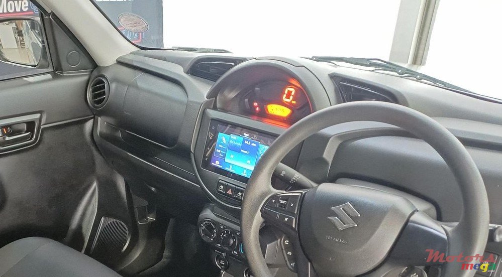 2023' Suzuki photo #2